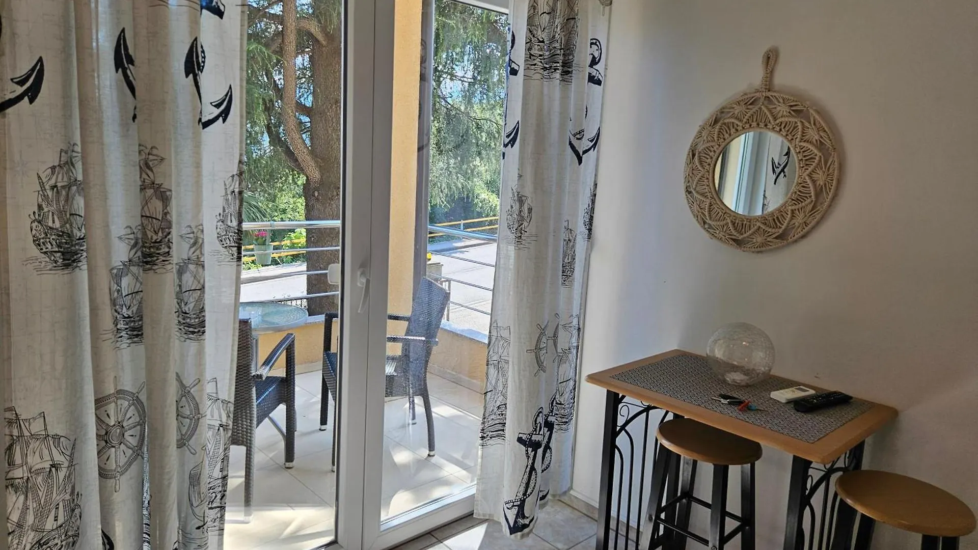 Lovely Apartment With A Private Terrace And Sea View contacts